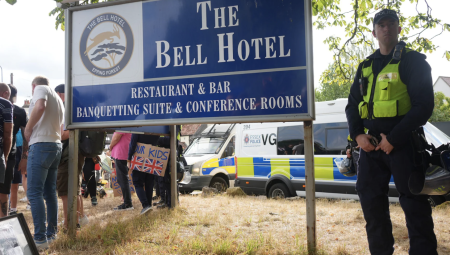 مجلس إيبينغ فورست يطلب من المحكمة العليا وقف إيواء طالبي اللجوء في فندق بيل