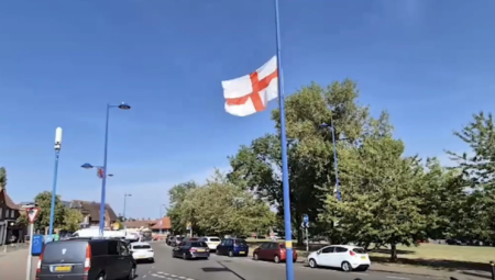 مجلس برمنغهام يثير غضب السكان بإزالة الأعلام البريطانية من الشوارع