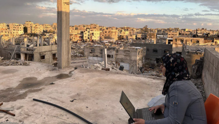 طلاب من غزّة حاصلون على منح جامعية ينتظرون الإجلاء إلى بريطانيا