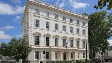 قرار بريطاني غير مسبوق: منع الإسرائيليين من الالتحاق بالكلية الملكية للدراسات الدفاعية