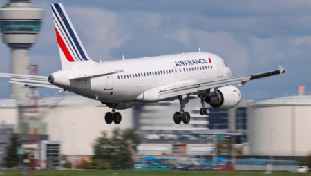 قرار قضائي في اللحظات الأخيرة: أول رحلة ترحيل واحد يدخل، واحد يخرج تقلع بدون مهاجرين