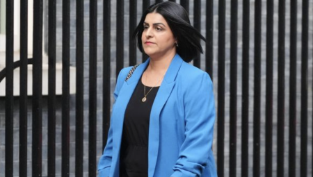 وزيرة داخلية بريطانيا: تصريحات ماسك مقززة ومحاولة خطيرة للعبث بالديمقراطية