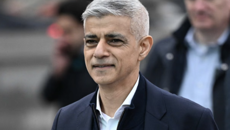 سقطت من حراس عمدة لندن.. حقيبة أسلحة وذخيرة تثير الذعر في شوارع العاصمة