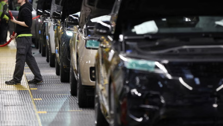 بريطانيا تمنح 380 مليون جنيه إسترليني لدعم مصنع بطاريات تاتا في سومرست