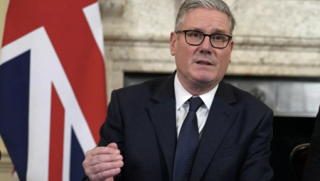 فضيحة تعيين ماندلسون تُحاصر ستارمر: ضغوط للاستقالة ومطالبات بكشف تضليل البرلمان