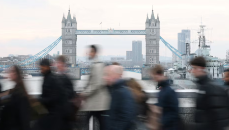 تراجع غير متوقع في معدل البطالة في بريطانيا إلى 4.9%