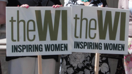 معهد المرأة يحظر عضوية النساء المتحولات بعد حكم المحكمة العليا