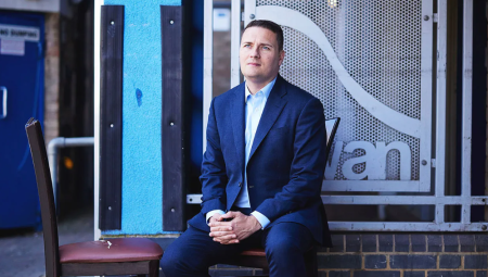 وزير الصحة يأمر بمراجعة تشخيصات الصحة النفسية وسط ارتفاع إعانات المرضى النفسيين