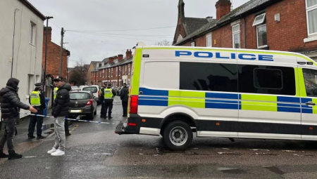 إخلاء مئات المنازل في ديربي بعد ضبط مواد متفجرة واعتقال مشتبهين