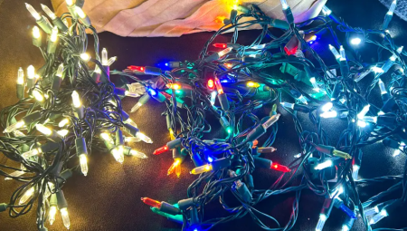 تحذير عاجل: أضواء عيد الميلاد وبطاريات الليثيوم تهدد باندلاع حرائق خطيرة