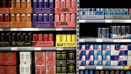 أطباء بريطانيون: مشروبات الطاقة ترفع خطر السكتات الدماغية وأمراض القلب