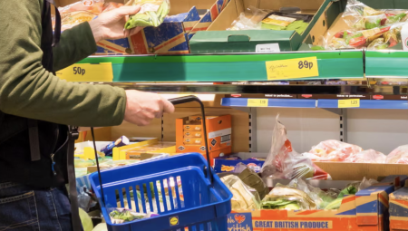 بريطانيا: تراجع التضخم إلى أدنى مستوى في 8 أشهر عند 3.2%