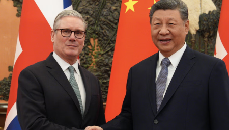 ستارمر يواصل تعزيز العلاقات مع الصين رغم تحذير ترامب من خطورة التعامل التجاري