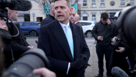 فاراج وحزبه يلقون باللوم على المسلمين: الطائفية الإسلامية تسببت في خسارتنا… لن نستسلم