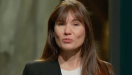 القبض على سيدة أعمال هاربة في لندن متهمة بقتل فتاتين بتوت مسموم