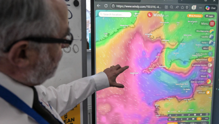 تحذيرات حمراء وصفراء في بريطانيا مع تحول العاصفة غورتي إلى عاصفة عاتية