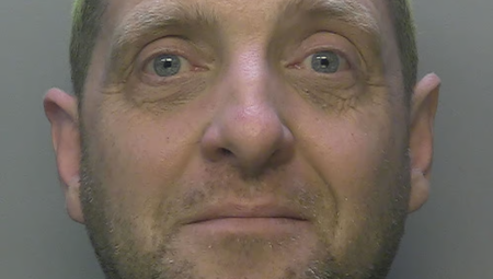 السجن المؤبد لزوج قتل زوجته واستغل طفله للتستر على جريمته