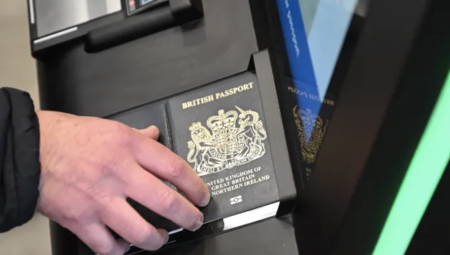 دخول بريطانيا مشروط بجواز بريطاني لمزدوجي الجنسية اعتبارًا من 25 فبراير