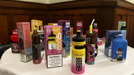 مصادرة 2.5 مليون سيجارة إلكترونية غير قانونية في لندن بقيمة 22.4 مليون