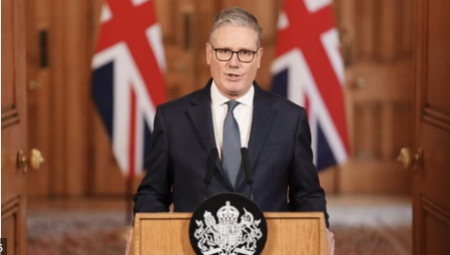 بريطانيا تسمح لأمريكا باستخدام القواعد البريطانية لشن ضربات دفاعية ضد إيران