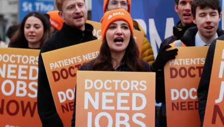 ستارمر يمهل الأطباء 48 ساعة لإنهاء الإضراب أو خسارة 1000 وظيفة تدريبية