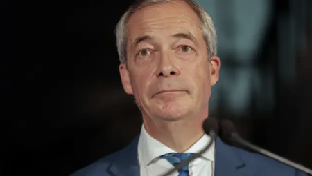 البرلمان البريطاني يحقق مع فاراج بسبب مشاركة في فعالية لجمع تبرعات لصالح ترامب