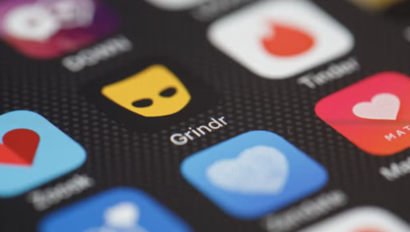 لندن: إدانة شابين استغلا تطبيق مواعدة لسرقة ضحاياهما وأموالهم