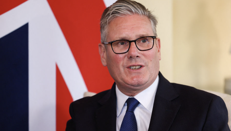 انقسامات داخل حكومة ستارمر بسبب فضيحة السجون وخطط رفع الضرائب