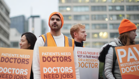 إضرابات أطباء NHS تهدد الخدمات الصحية وتحذيرات من تأثيرات على المرضى