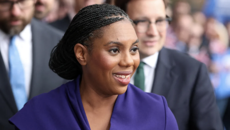 المحافظون يتعهدون بترحيل 750 ألف مهاجر غير نظامي خلال خمس سنوات