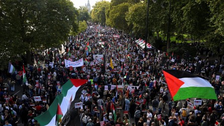 نصف مليون متظاهر يهزون لندن نصرة لغزة