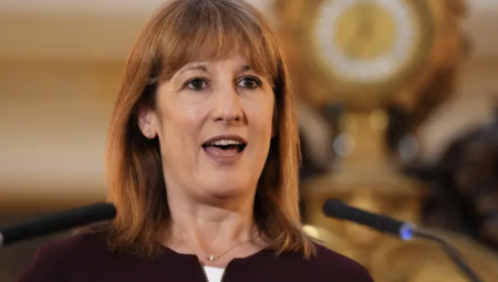 ريتشيل ريفز تتوجه إلى السعودية لتعزيز النمو الاقتصادي وتسريع اتفاق التجارة مع الخليج