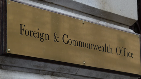 بريطانيا تتدخل بعد احتجاز الصحفي البريطاني سامي الحامدي وإلغاء تأشيرته في أمريكا